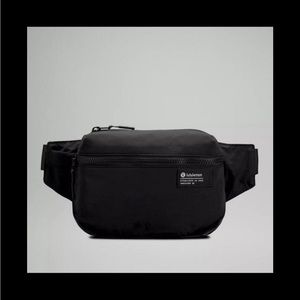 COPY - Lululemon clean lines belt bag